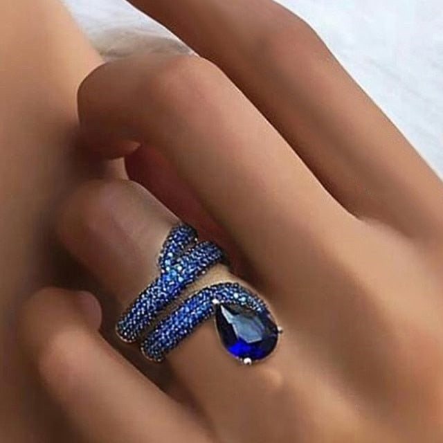 Fashion Cocktail Party Finger Ring