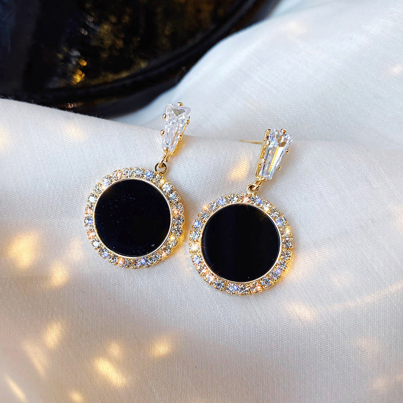 Korean version of hot new black round rhinestone earring