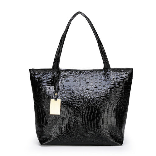 High Capacity Crocodile-pattern Bag